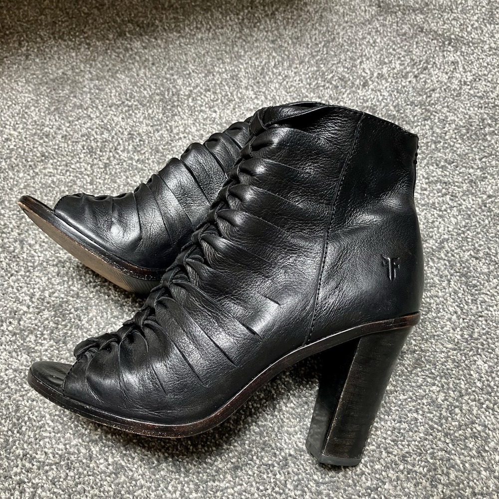Frye Sofia Size 7 Black Leather Braided Peep Toe Bootie Sandals Block Heel Shoes - Picture 2 of 5